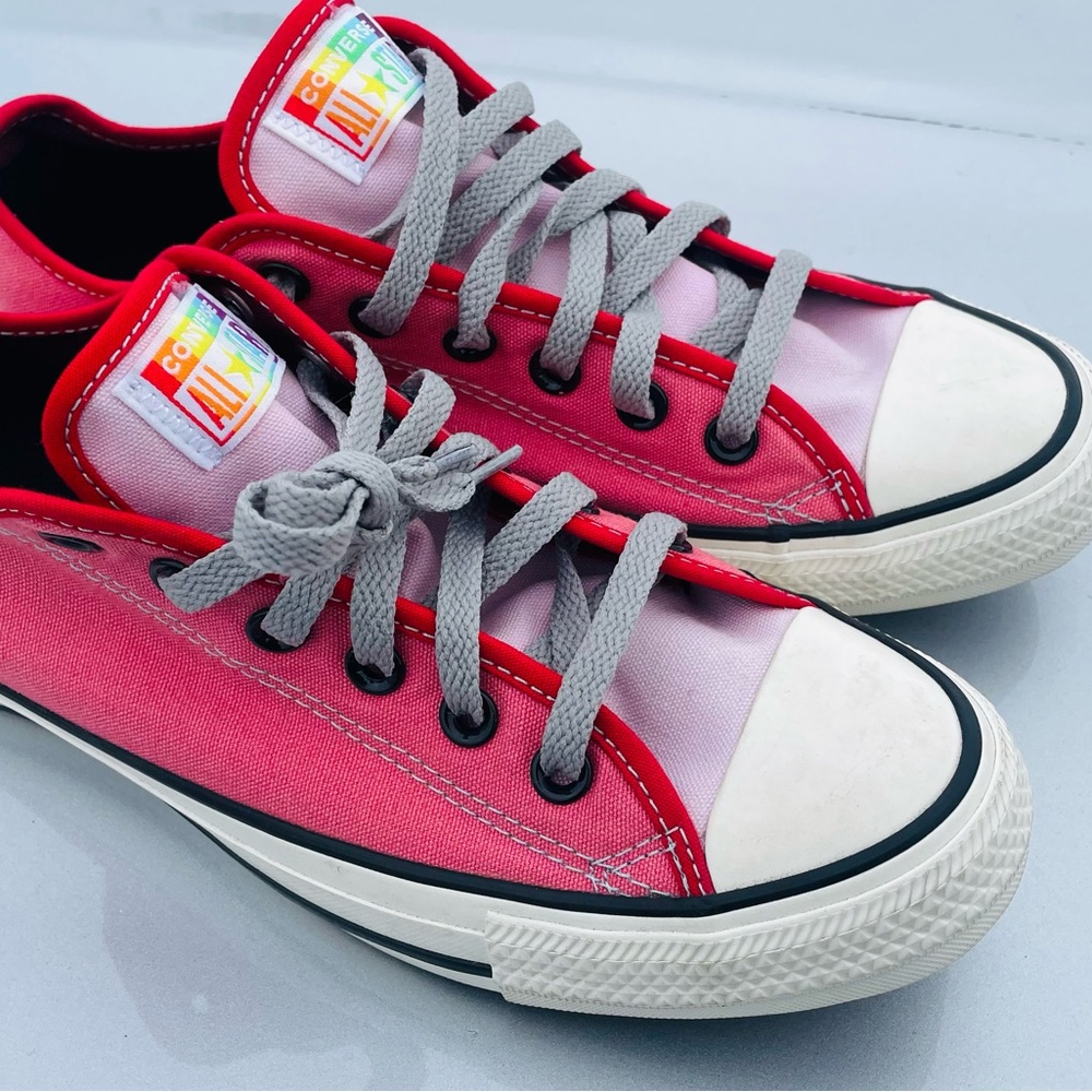 Mens Converse Chuck Taylor low rise sneakers rare edition 7